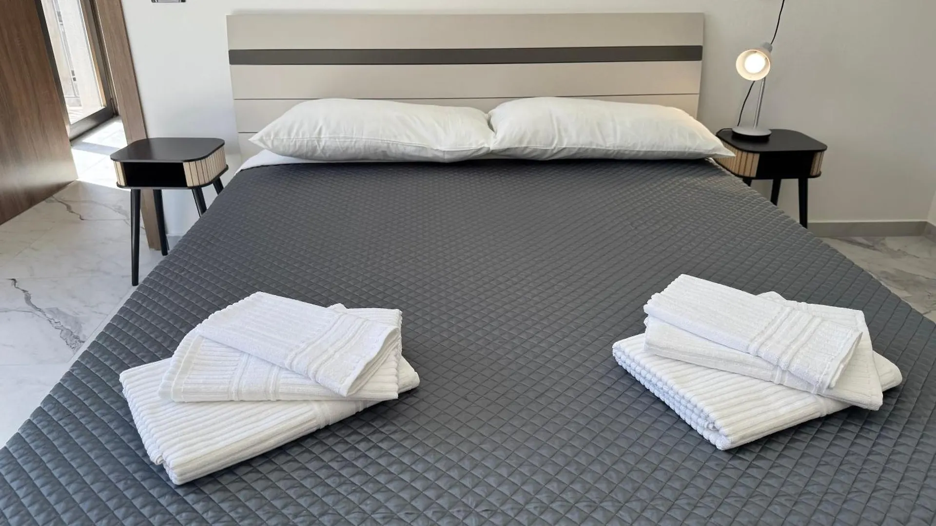 Fiore Di Pietra 3 Verona Apartmán